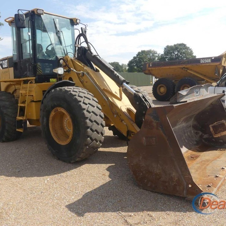 2011 CATERPILLAR 930H