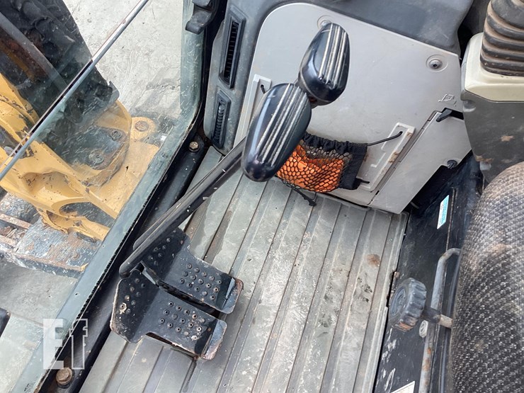 2015-caterpillar-303.5e2-cr-image-21
