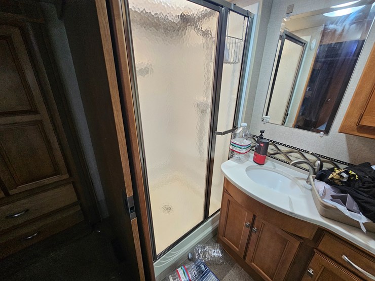 #21543-•-2014-ford-f53-motorhome-image-76