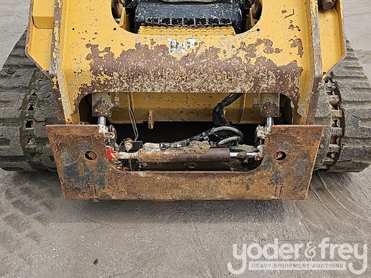 2020-caterpillar-299d3-image-15