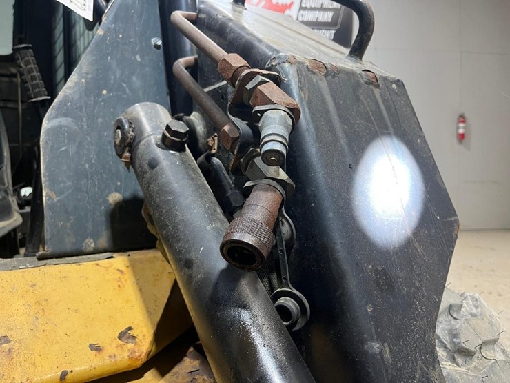 new-holland-lx665-image-11