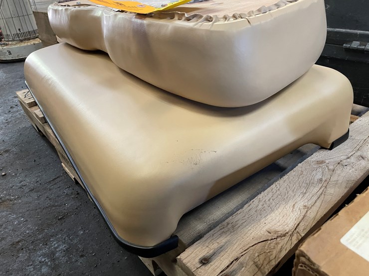 #8435-•-new-club-car-ds-golf-cart-seats-image-5