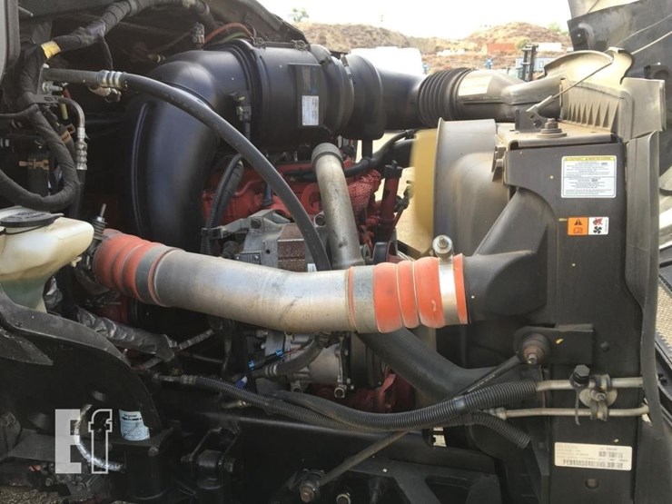 2011-ford-f750-xlt-image-10