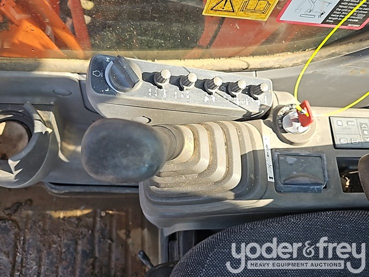 2006-hitachi-zx160-lc-image-39