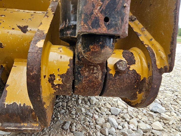 2023-caterpillar-953-image-112