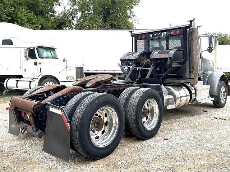 2012-peterbilt-367-image-4