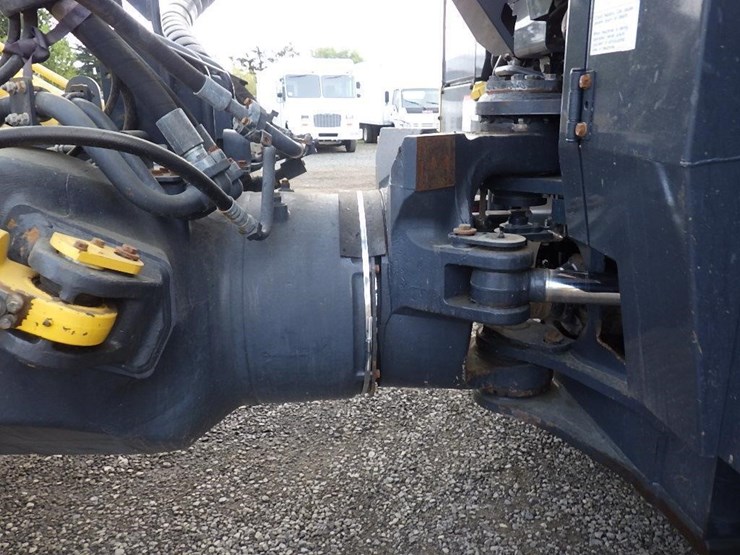 2016-komatsu-hm400-5-image-23