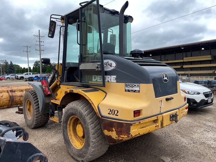 deere-304j-image-7