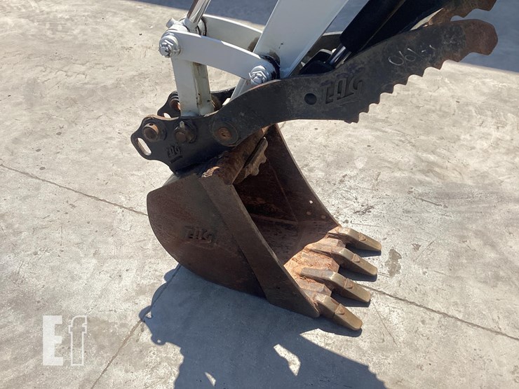 2022-takeuchi-tb235-2-image-10