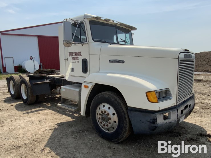 1989-freightliner-fld120-image-3