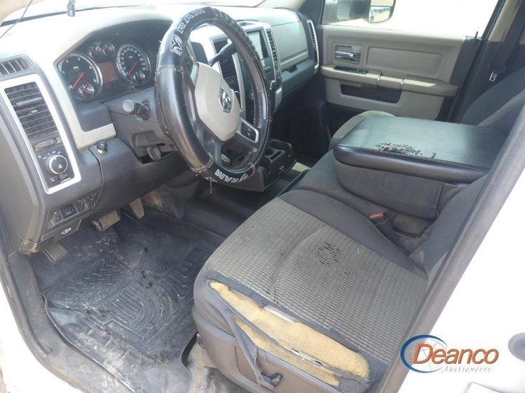 2011-dodge-3500-image-7