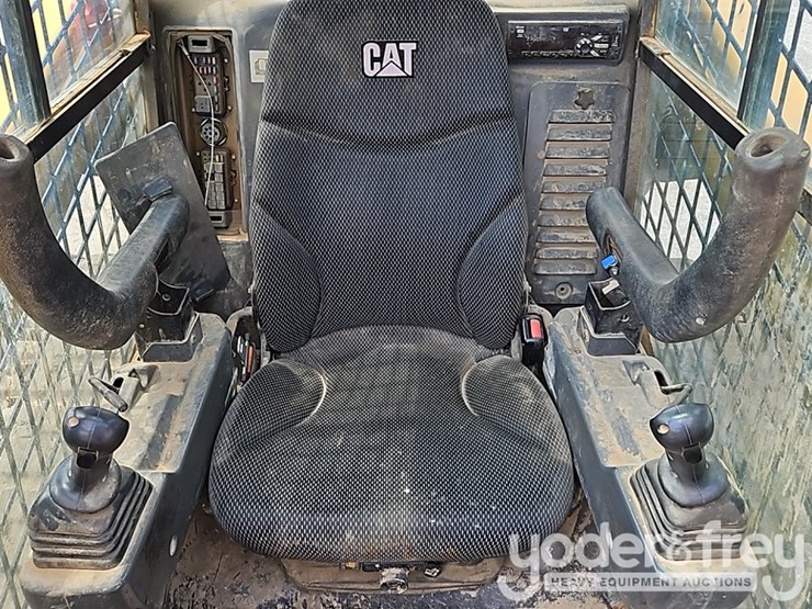 2020-caterpillar-299d3-image-25
