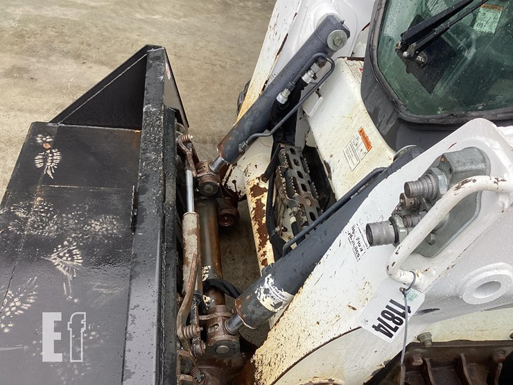 2015-bobcat-t870-image-10
