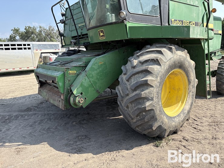 1982-john-deere-8820-image-9