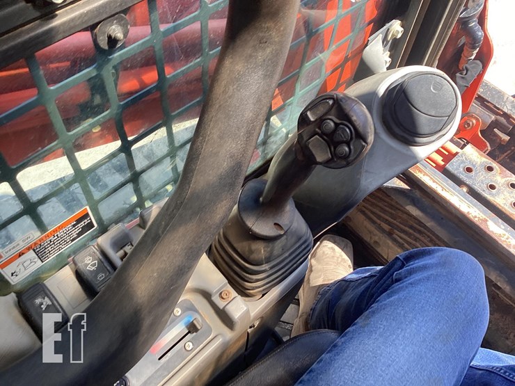 2019-kubota-svl95-2s-image-14