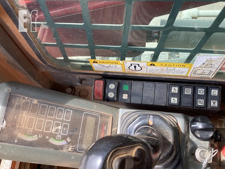 2019-takeuchi-tl8-image-18