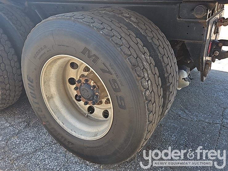 2023-kenworth-t880-image-13