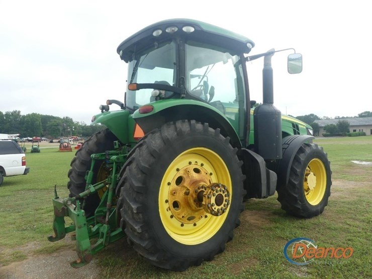 2013-john-deere-8260r-image-2