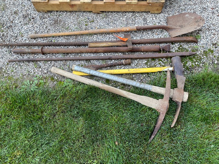 #1590-•-handled-tools-image-1