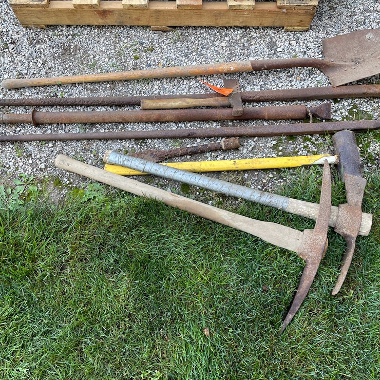 #1590 • Handled Tools