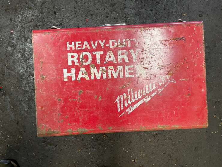 #8437-•-milwaukee-heavy-duty-rotary-hammer-image-1