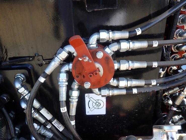 takeuchi-tb240-image-19