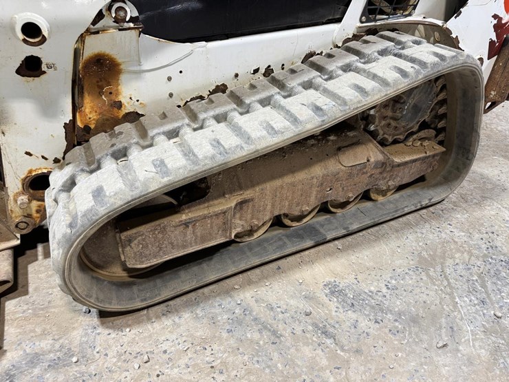 2021-bobcat-t595-image-12