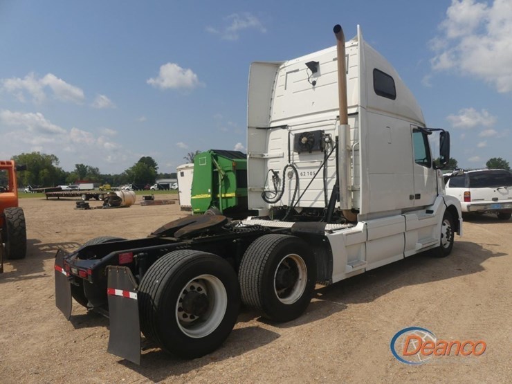 2016-volvo-vnl-truck-tractor,-s/n-4v4nc9eh3gn936454:-t/a,-sleeper,-volvo-d13-425hp-eng.,-ishift-auto,-12.5k-front,-38k-rears,-445/50r22.5-single-rears,-295/75r22.5-fronts,-925k-mi.-image-2