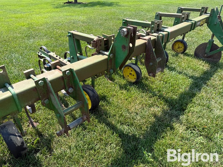 john-deere-825-image-14