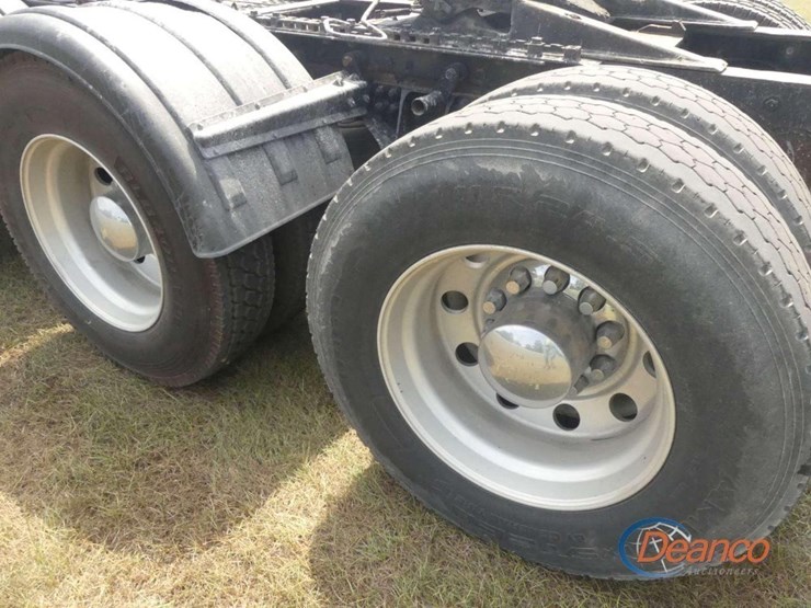 2014-kenworth-w900-image-4