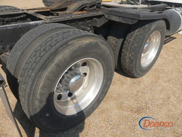 2012-kenworth-t800-image-6