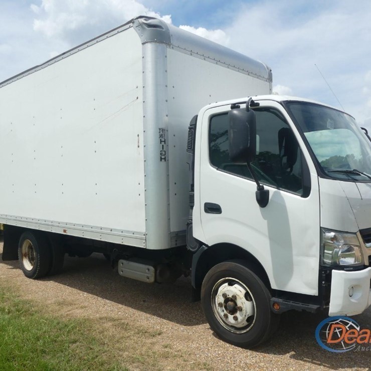 2019 HINO 195