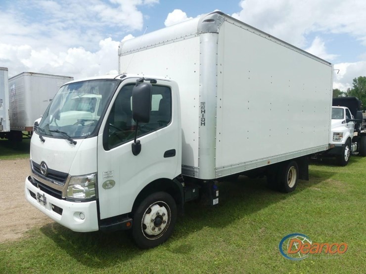 2019-hino-195-image-16