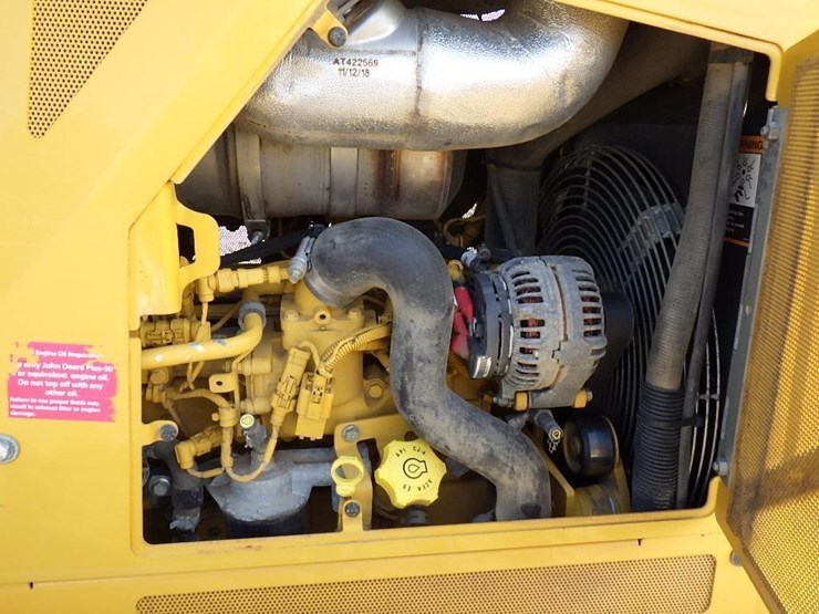 2019-deere-450k-lgp-image-24