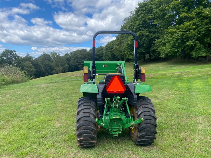 2023-john-deere-3043d-image-16