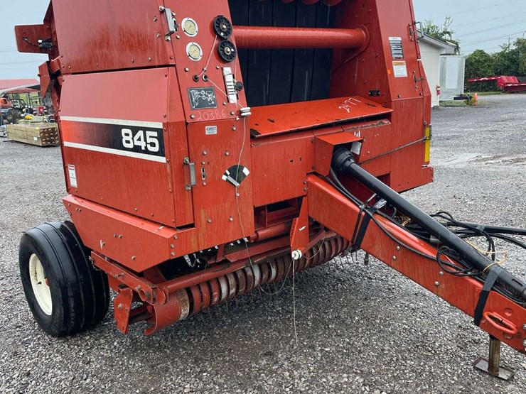 hesston-845-image-4