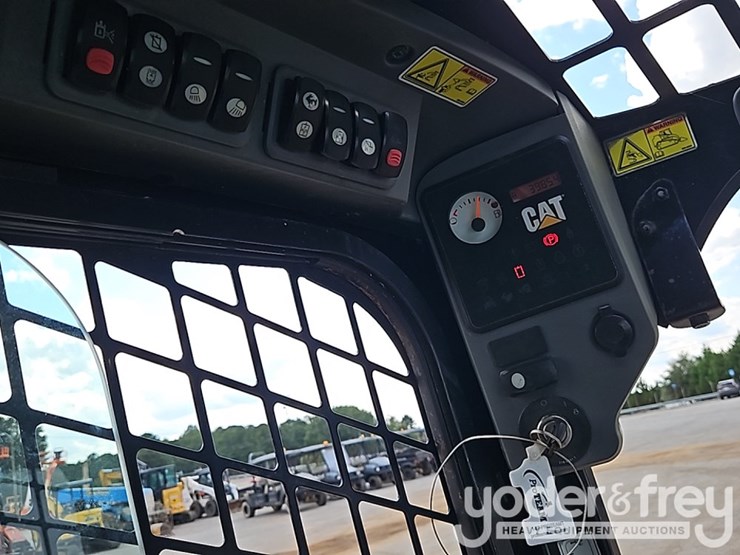 2006-caterpillar-277d-image-29
