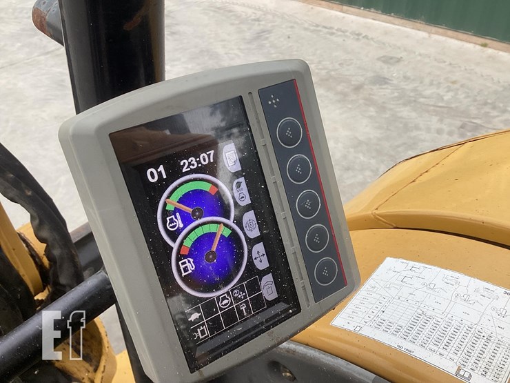2015-caterpillar-305.5e2-cr-image-17