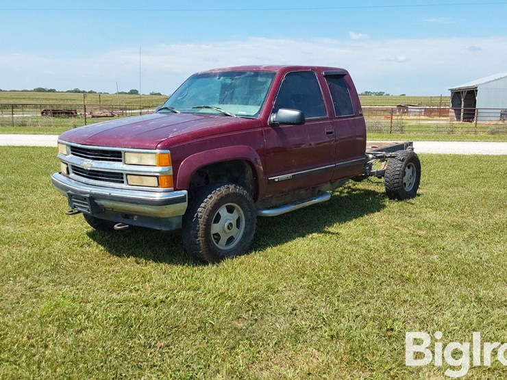 1995-chevrolet-k2500-image-1