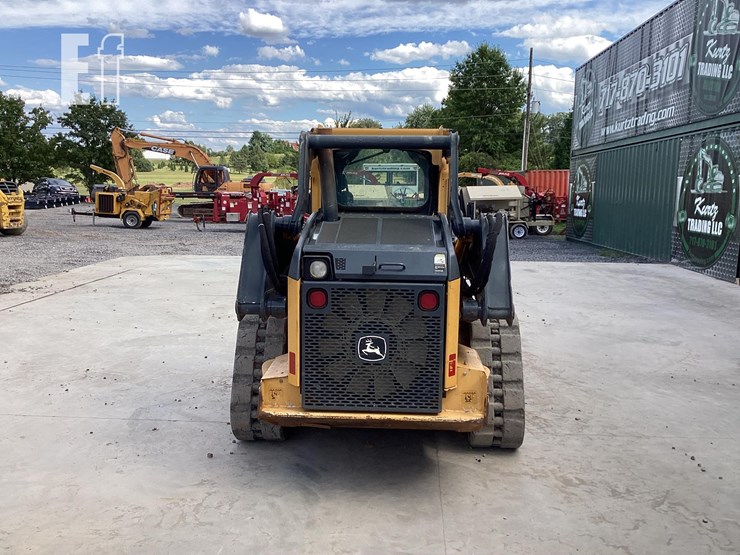 2015-deere-323e-image-3