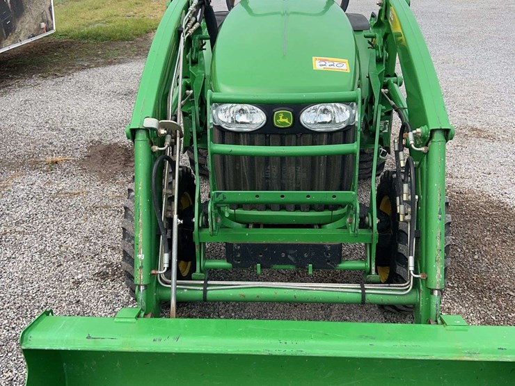 john-deere-3120-image-7