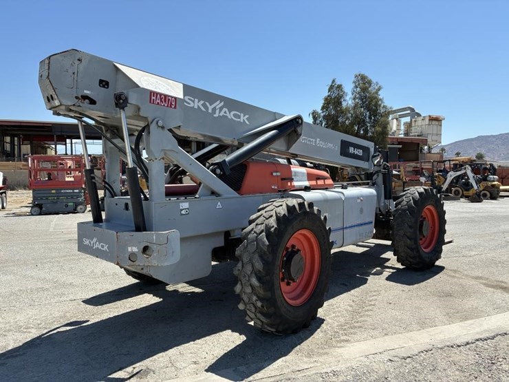 2012-skytrack-vr-g42d-telescopic-reach-lift-image-3