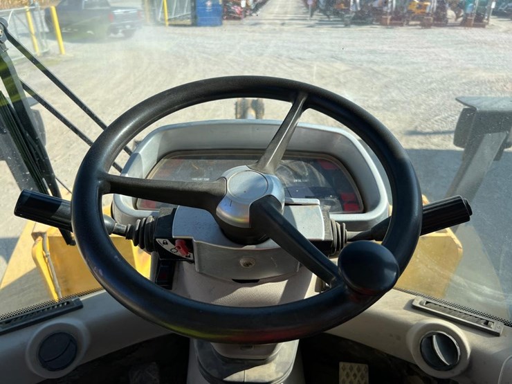 new-holland-lw110-image-23