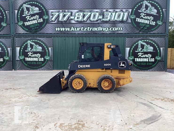 2022-deere-320g-image-1