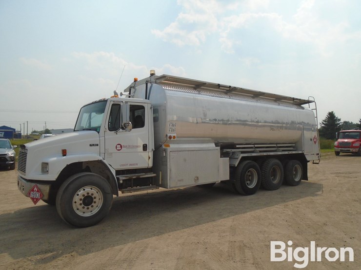 2002-freightliner-fl80-image-9