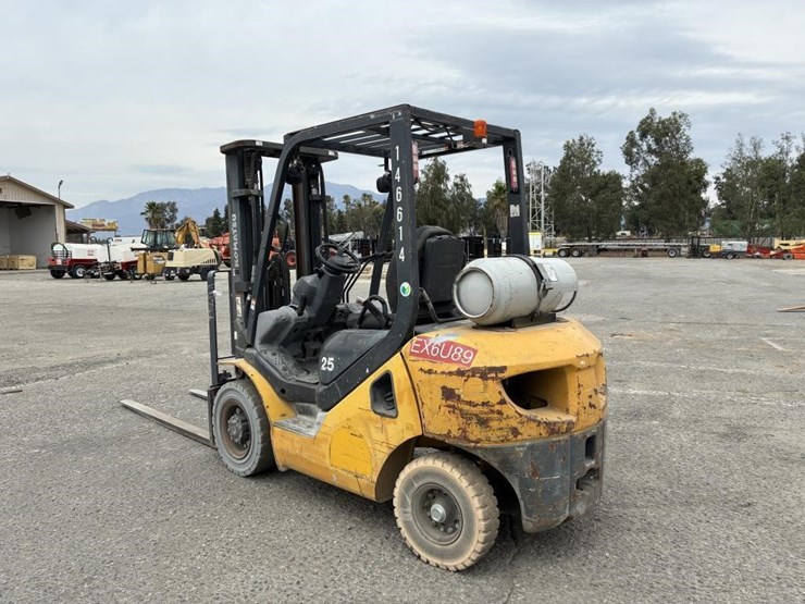 2015-komatsu-fg25ht-16-image-4