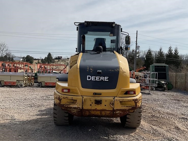 2019-deere-344l-image-3