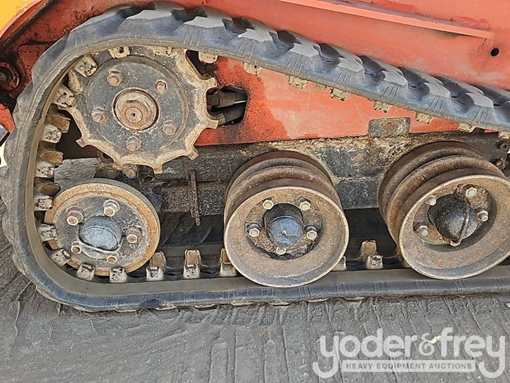 2017-ditch-witch-sk650-image-9