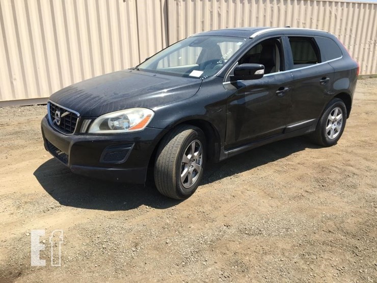 2012-volvo-xc60-image-1