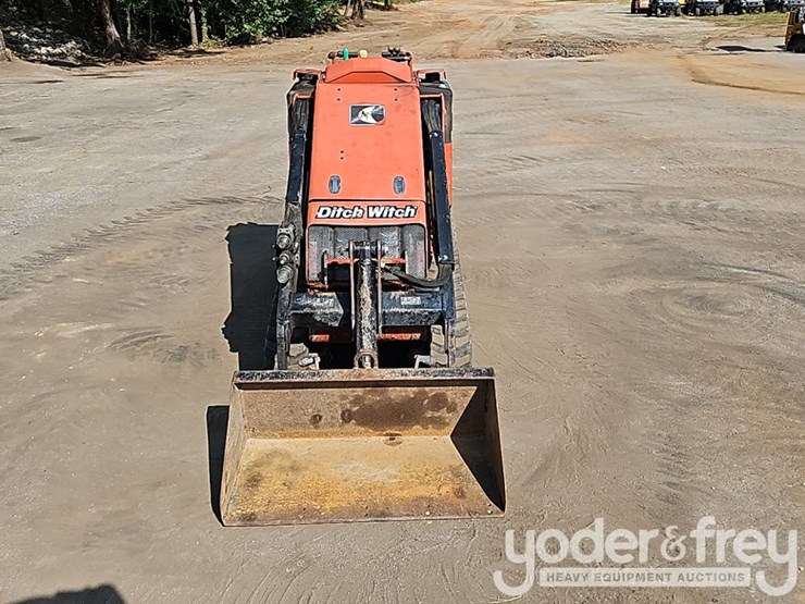 2017-ditch-witch-sk650-image-13